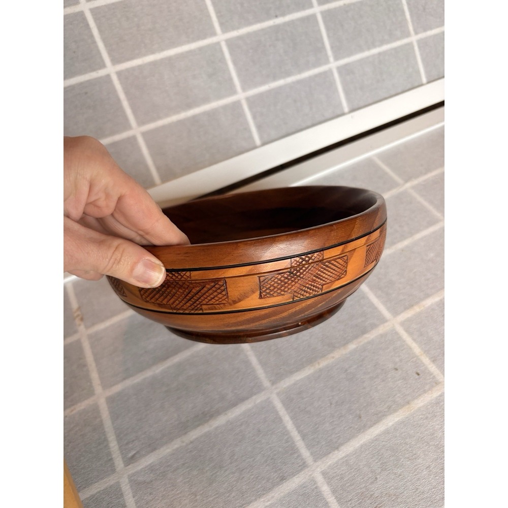 Vintage 90s‎ Hand-Carved Hardwood 8.5" Bowl Heirloom Americana Inlaid Crosses